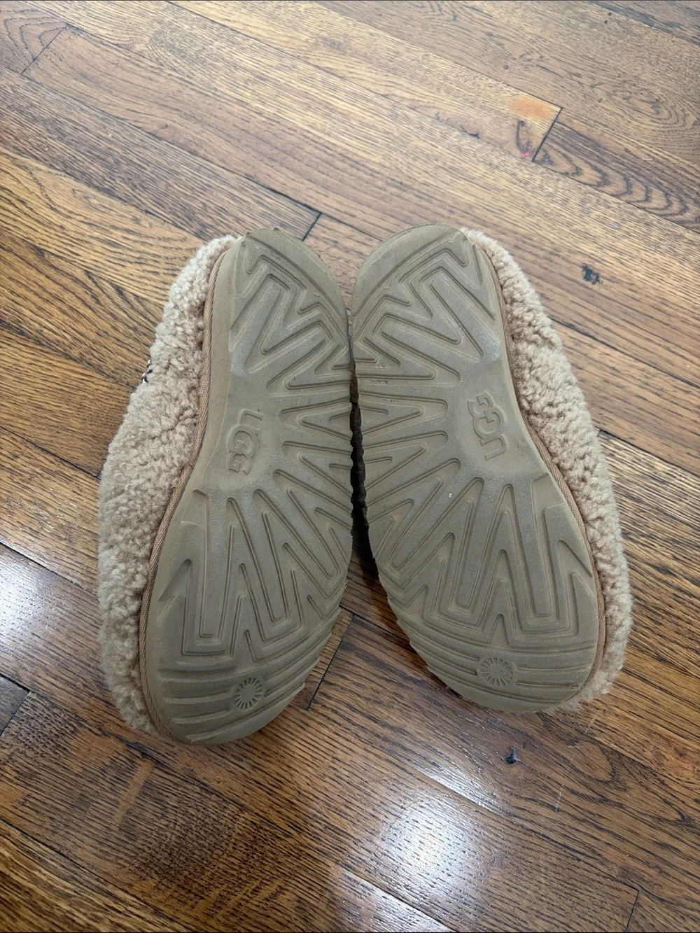 UGG Kids Tan Sherpa Slip-On Slippers with Braided Trim